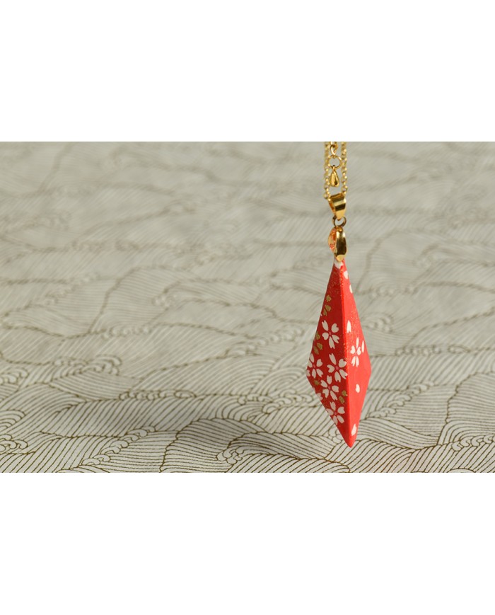 Collana origami a forma di scaccia spiriti